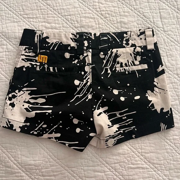 Ladies Loudmouth golf shorts.  Stylish Black and White Women's Golf Shorts - Picture 2 of 5